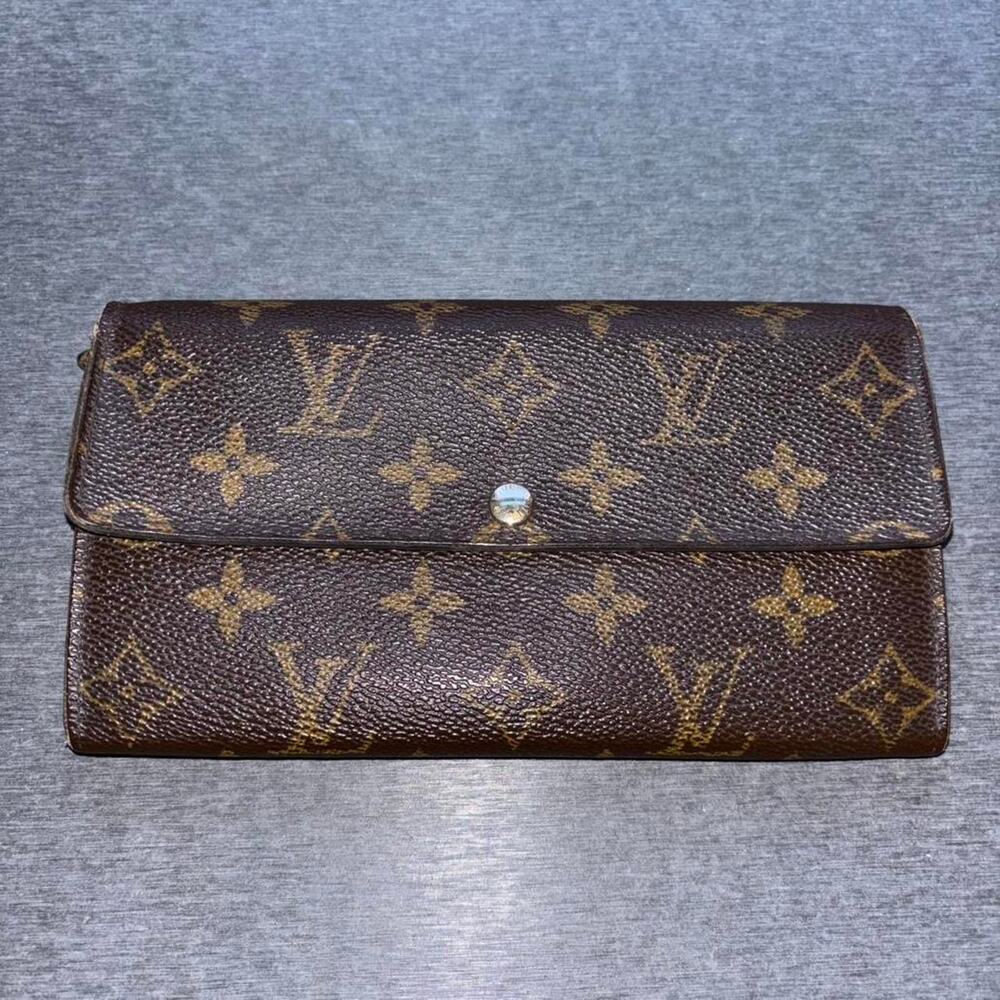 Louis vuitton wallet *read description*